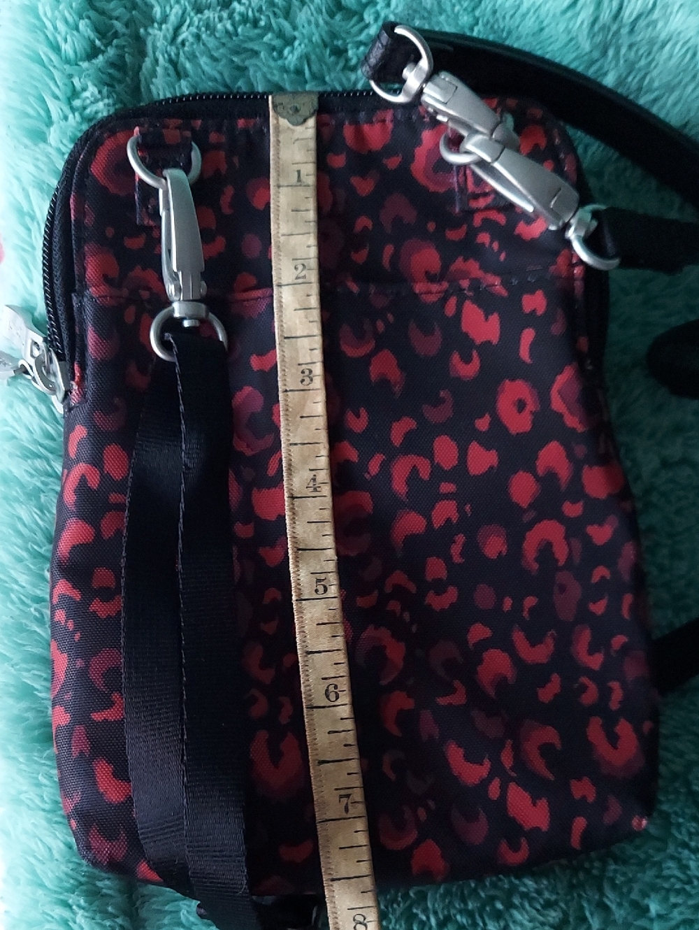 Baggallini Crossbody With RIFD - Picture 8 of 9